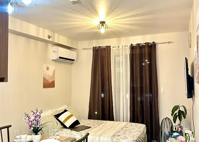 Apartment Retreat With Balcony And Pool Lapu-Lapu City