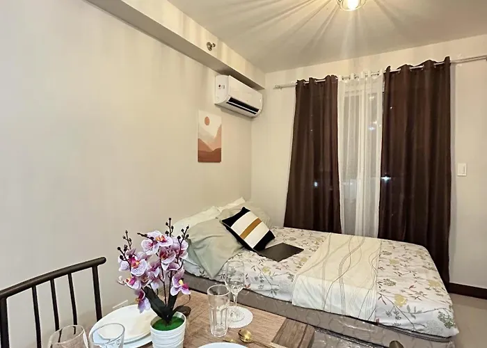 Retreat With Balcony And Pool Apartment *